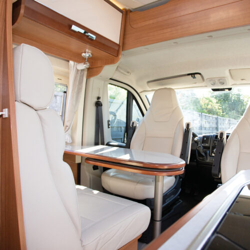 Avto - čoln - karavan